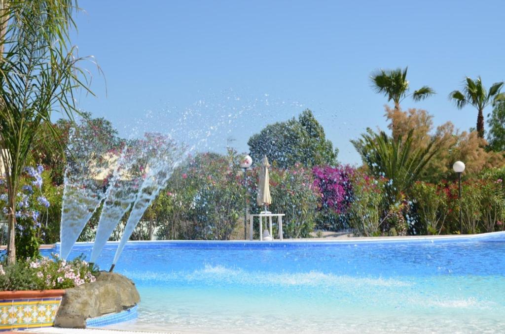 Alessidamo Club Metaponto Hotel ภายนอก รูปภาพ