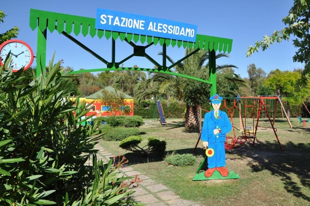 Alessidamo Club Metaponto Hotel ภายนอก รูปภาพ