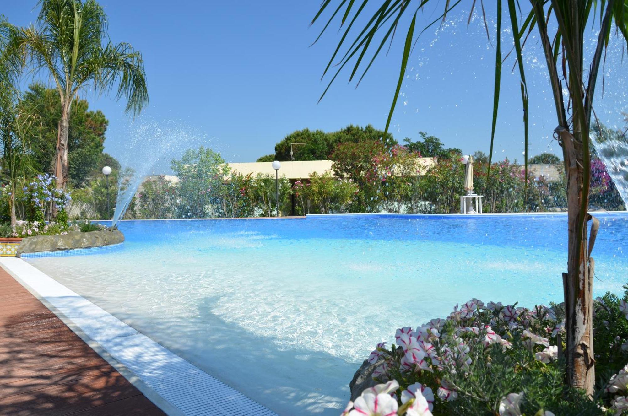 Alessidamo Club Metaponto Hotel ภายนอก รูปภาพ