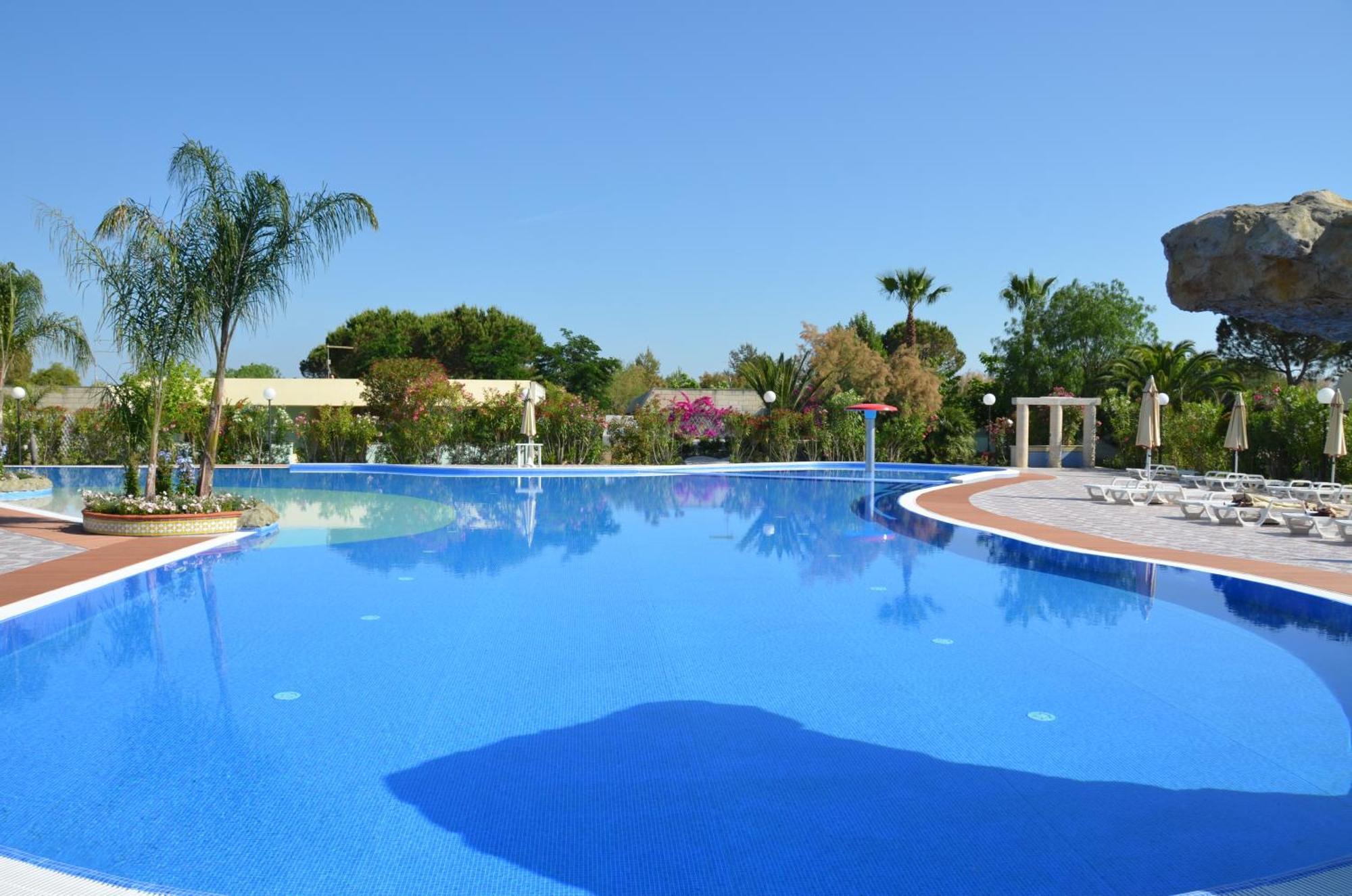 Alessidamo Club Metaponto Hotel ภายนอก รูปภาพ
